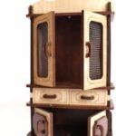 خزانة خشبية مصغرة بتصميم كلاسيكي وتراثي