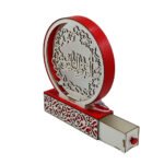 Dekorera en förvaringslåda med en ljuslåda med inskriptionen Dear People