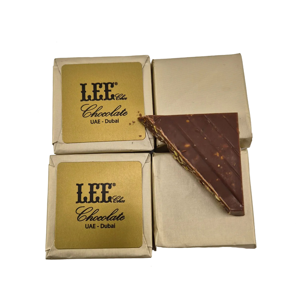 Classico-Milk-with-Cracked-Hazelnuts-Guld شوكولا لي Classico بالحليب والبندق المجروش - الصورة 1