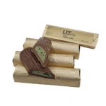 أصابع شوكولاتة LEE بحشوة الفستق