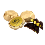 شوكلا روشيه دارك مع حبات الفستق – من ماركة LEE