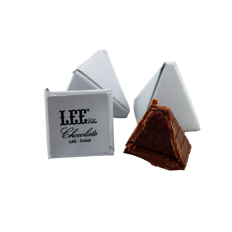 Pyramid med kex och kakao2 شوكولاتة ليه – هرم الشوكولاتة بالحليب مع البسكويت والكاكاو - Bild 1