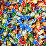 سكاكر محشوة بجوز الهند من ناشد إخوان – 500غ