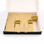 بلورية بيضاء بالفستق - 1000غ