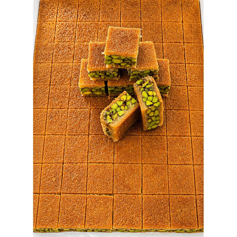 red-pistachio-baloria-2-5kg بلورية حمراء بالفستق - 2.5 كغ - الصورة 1