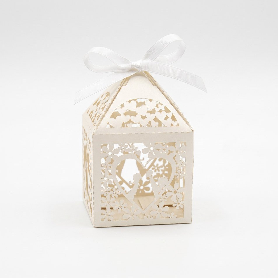 zafaf-06-laser-lantern-box-cream علبة توزيعات زفاف مفرّغة بالليزر – كريمي من متجر سنابل